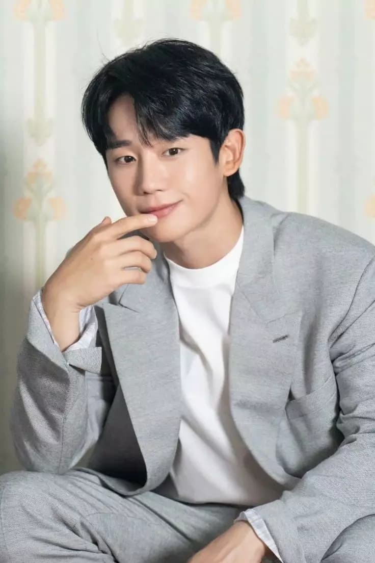 Jung Hae-in thumbnail