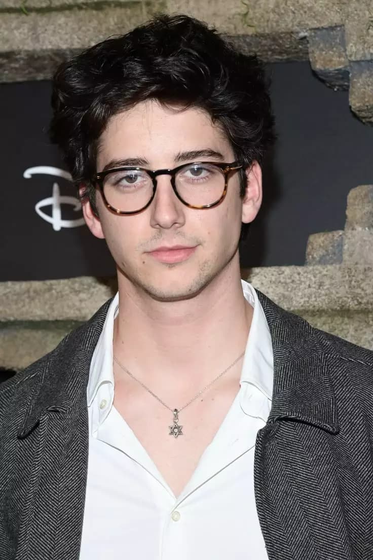 Milo Manheim thumbnail
