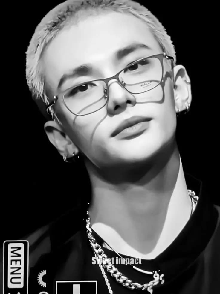 Hwang Hyunjin thumbnail