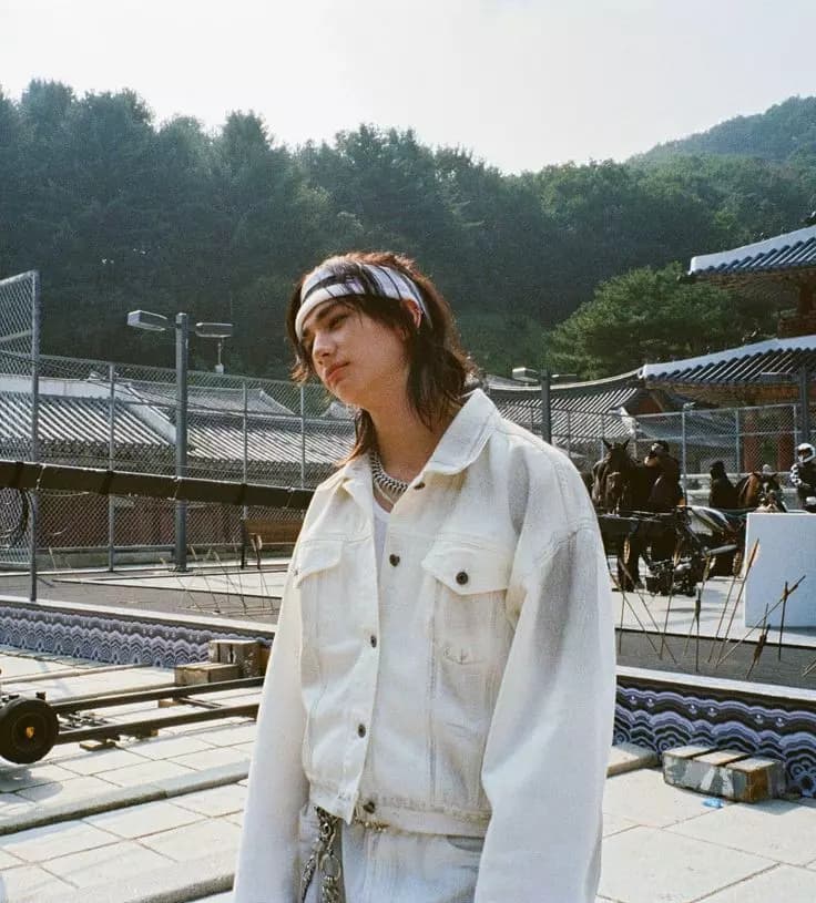 Hwang Hyunjin thumbnail