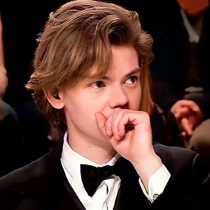 Thomas Brodie Sangster thumbnail
