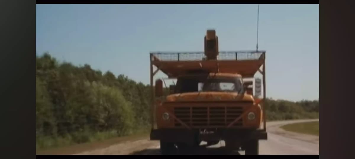 Ford f-700 thumbnail
