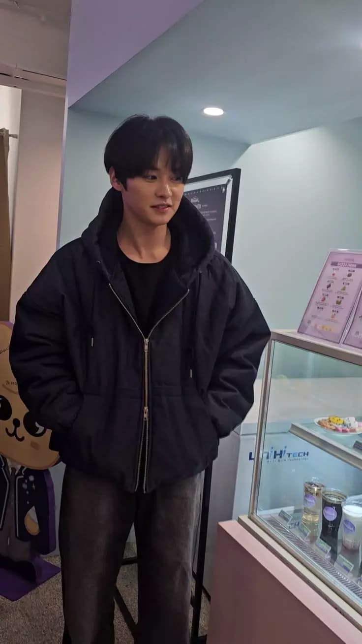 Lee know thumbnail