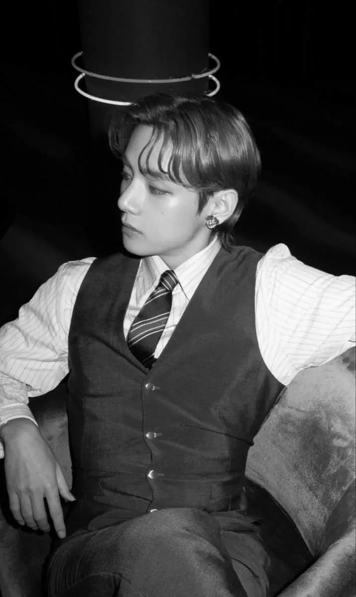 Kim Taehyung thumbnail