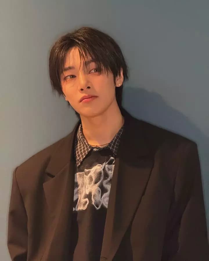 Jeongin thumbnail