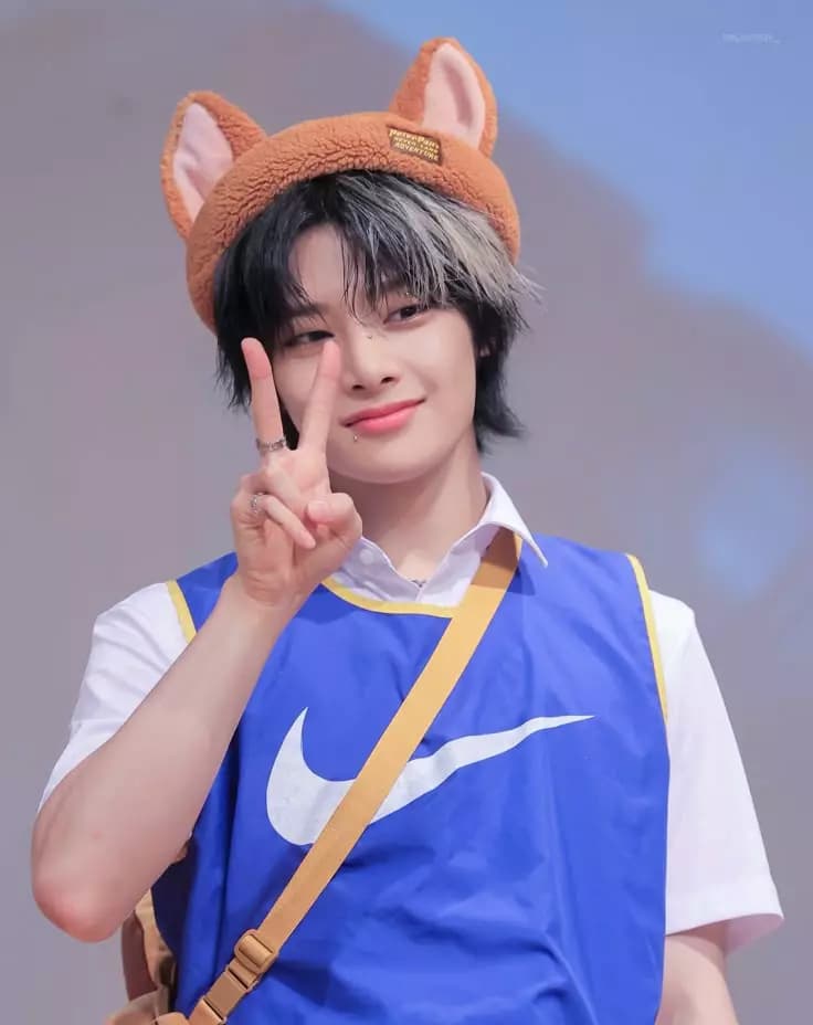 Jeongin thumbnail