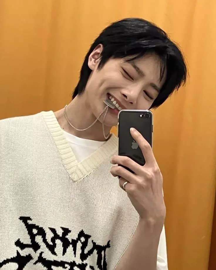 jeongin thumbnail