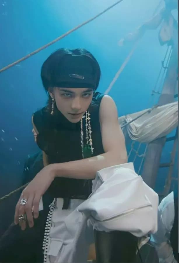 Hyunlix - Pirate (omegaverse) thumbnail