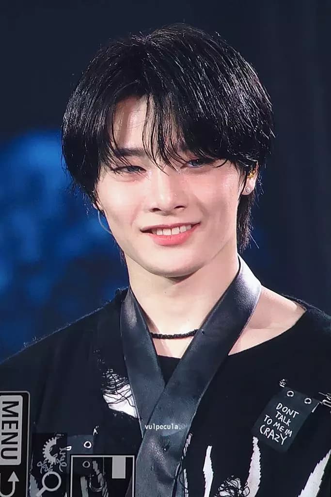 Jeongin thumbnail