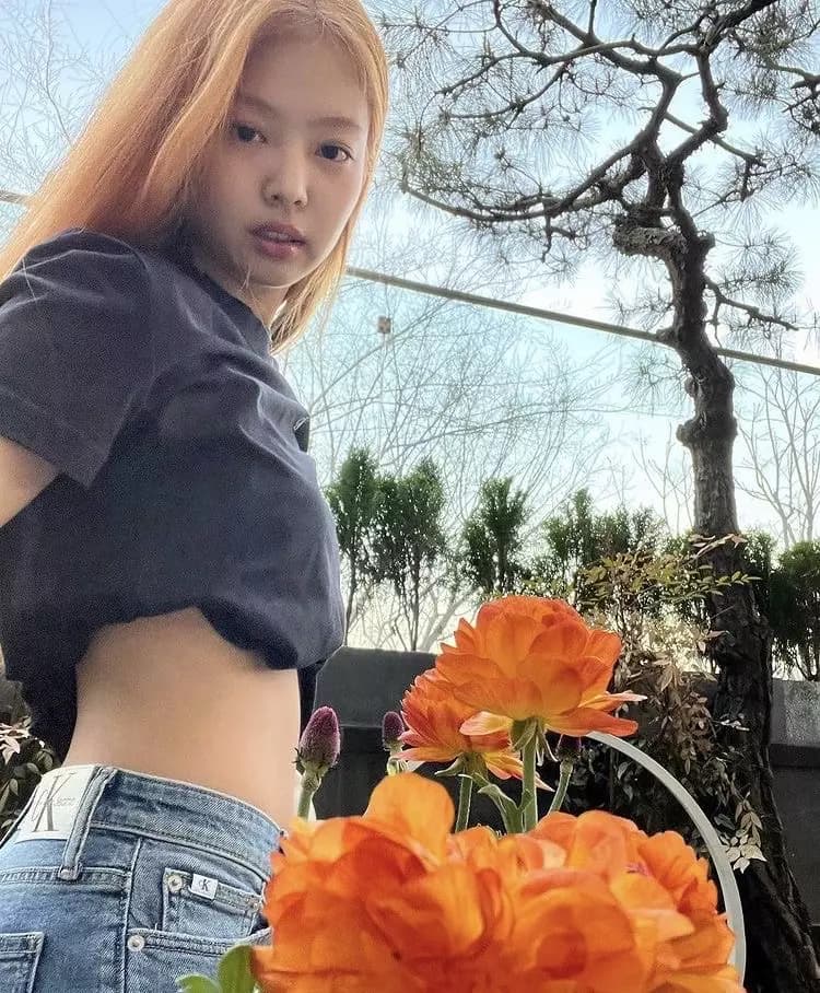 Jennie thumbnail