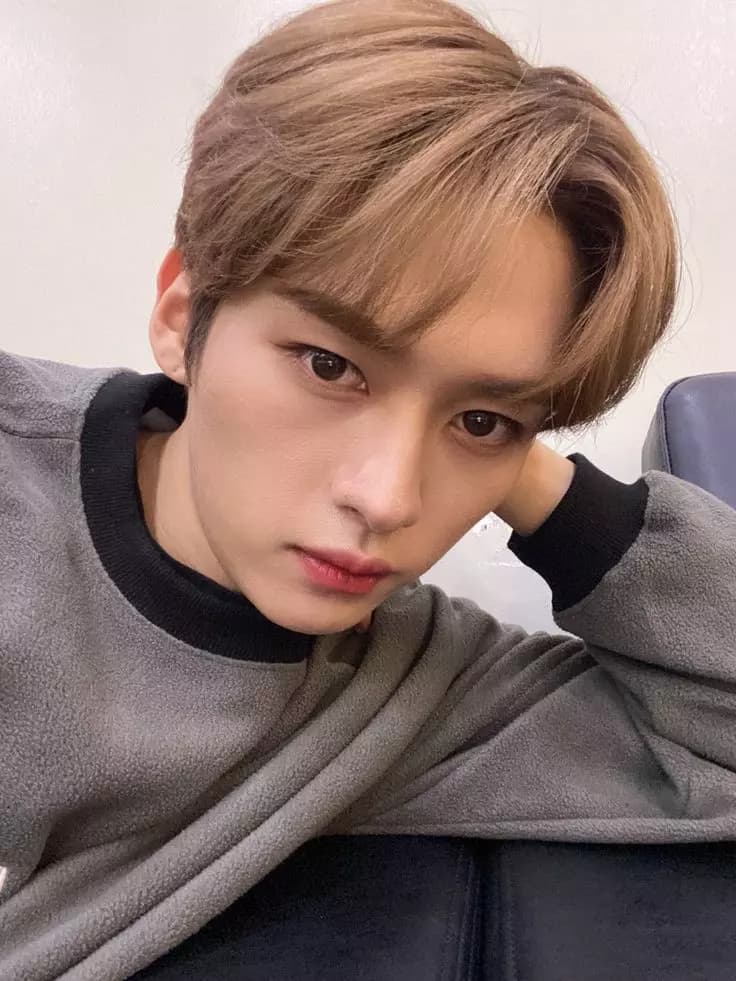 Lee Know thumbnail