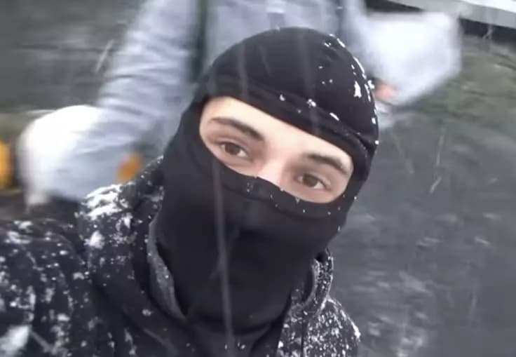 Roman thumbnail