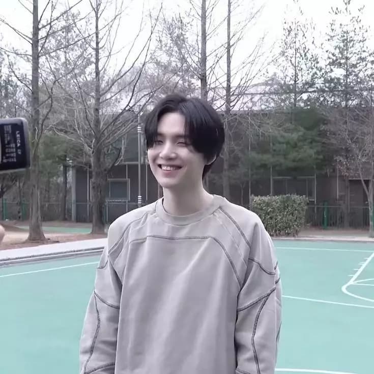 Minyoongi  thumbnail