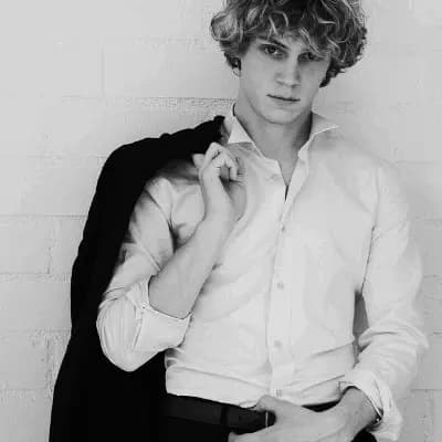 Evan Peters thumbnail