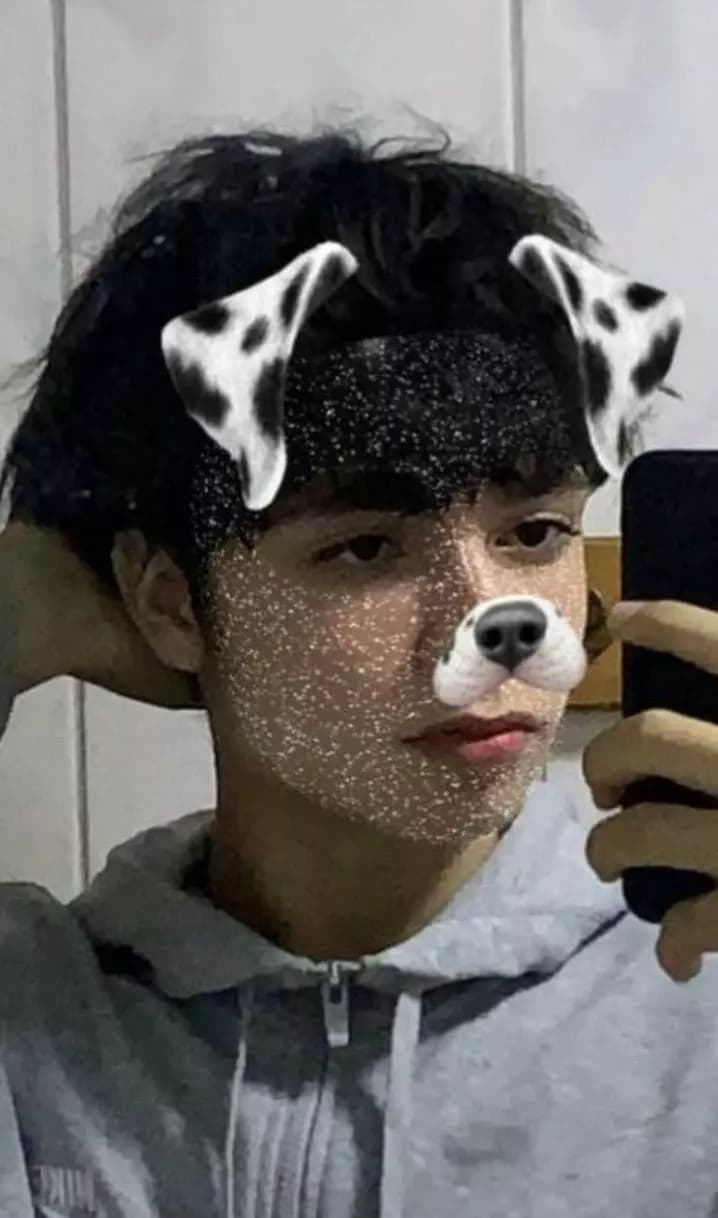Sebastian (18 years) thumbnail