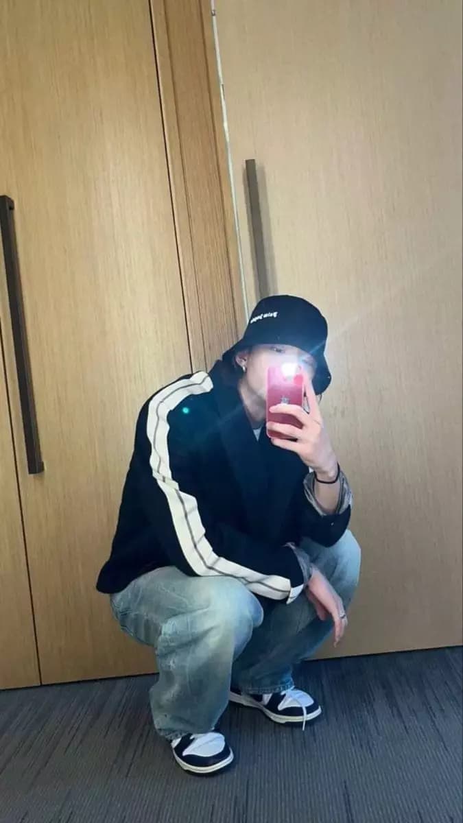 Hyunjin  thumbnail