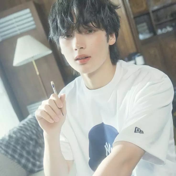 Hueningkai thumbnail