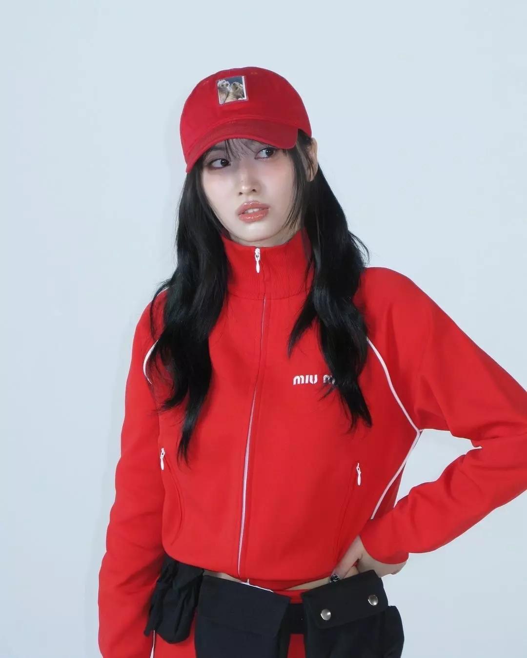 Hirai Momo thumbnail