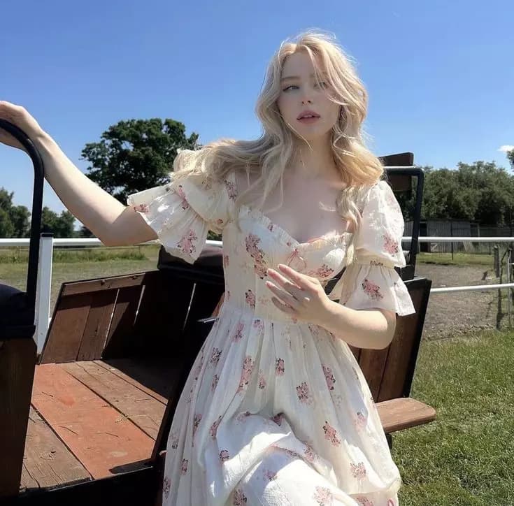 Lacey Perenboom  thumbnail