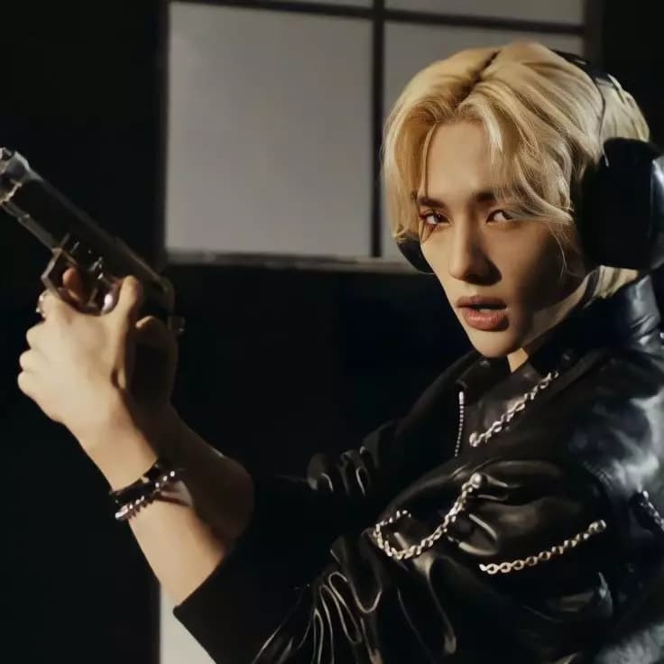 Hwang Hyunjin thumbnail