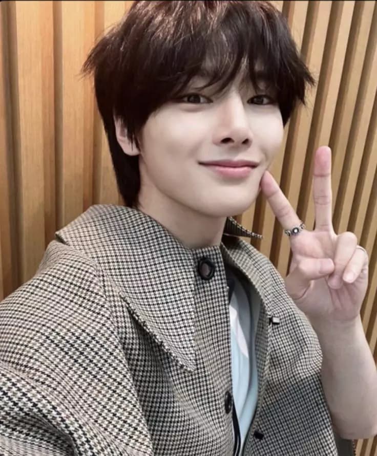 Jeongin thumbnail