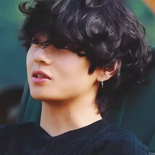 Kim Taehyung thumbnail