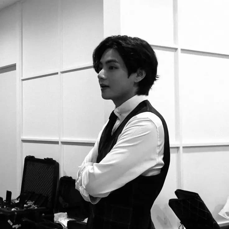 Kim Taehyung thumbnail