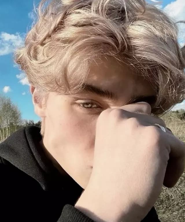 Aaron thumbnail