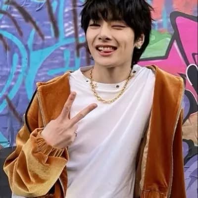 Yang Jeongin (I.N) thumbnail