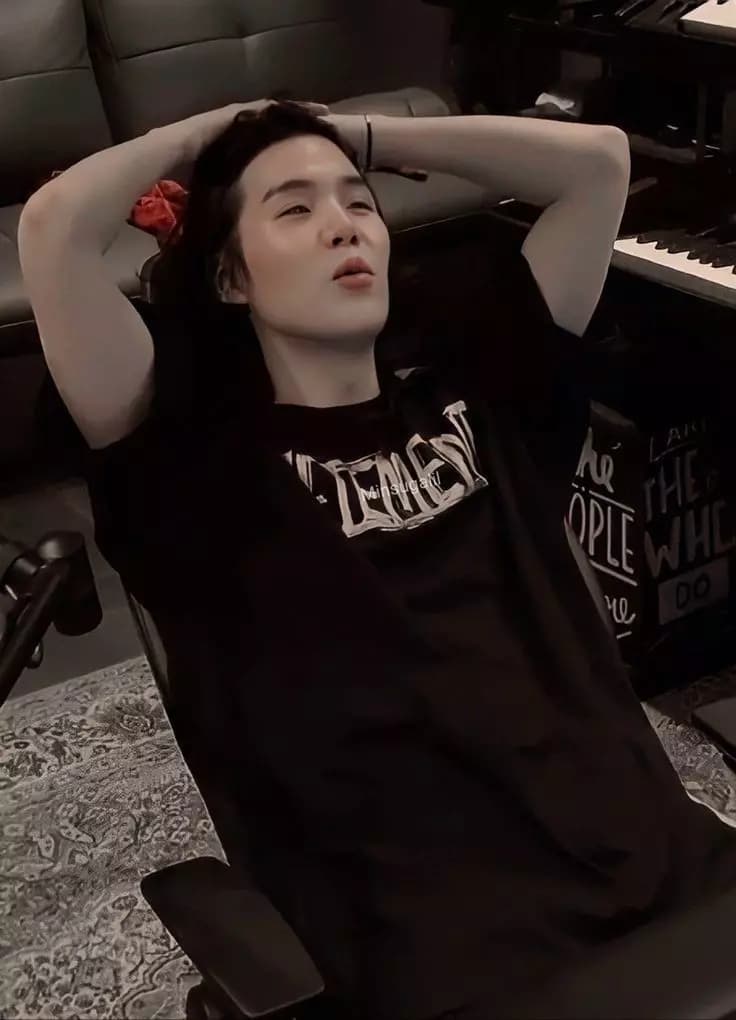 MIN YOONGI thumbnail