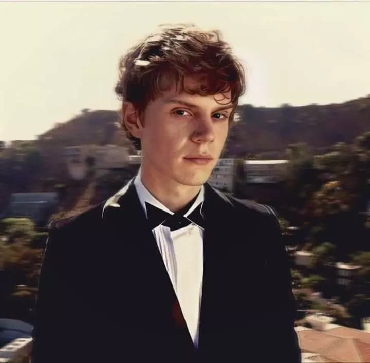 Evan Peters thumbnail
