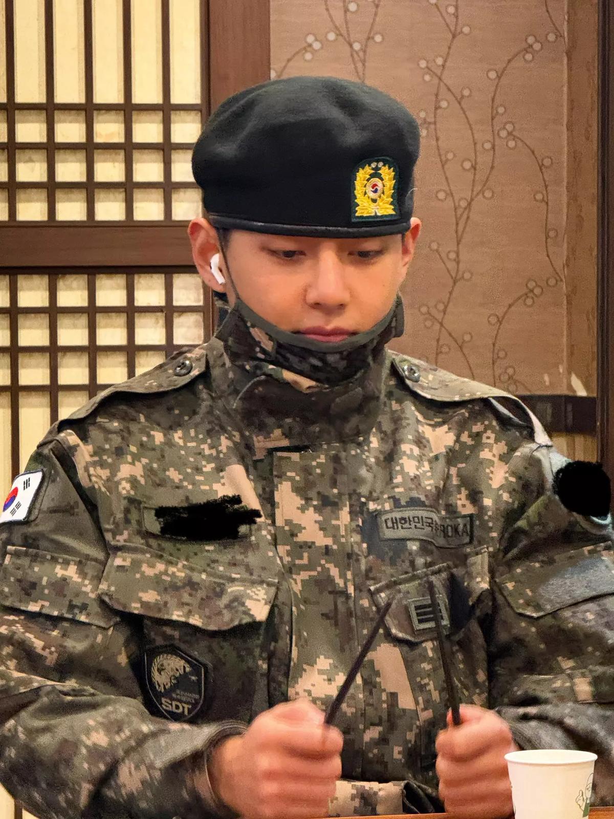 Kim Taehyung thumbnail