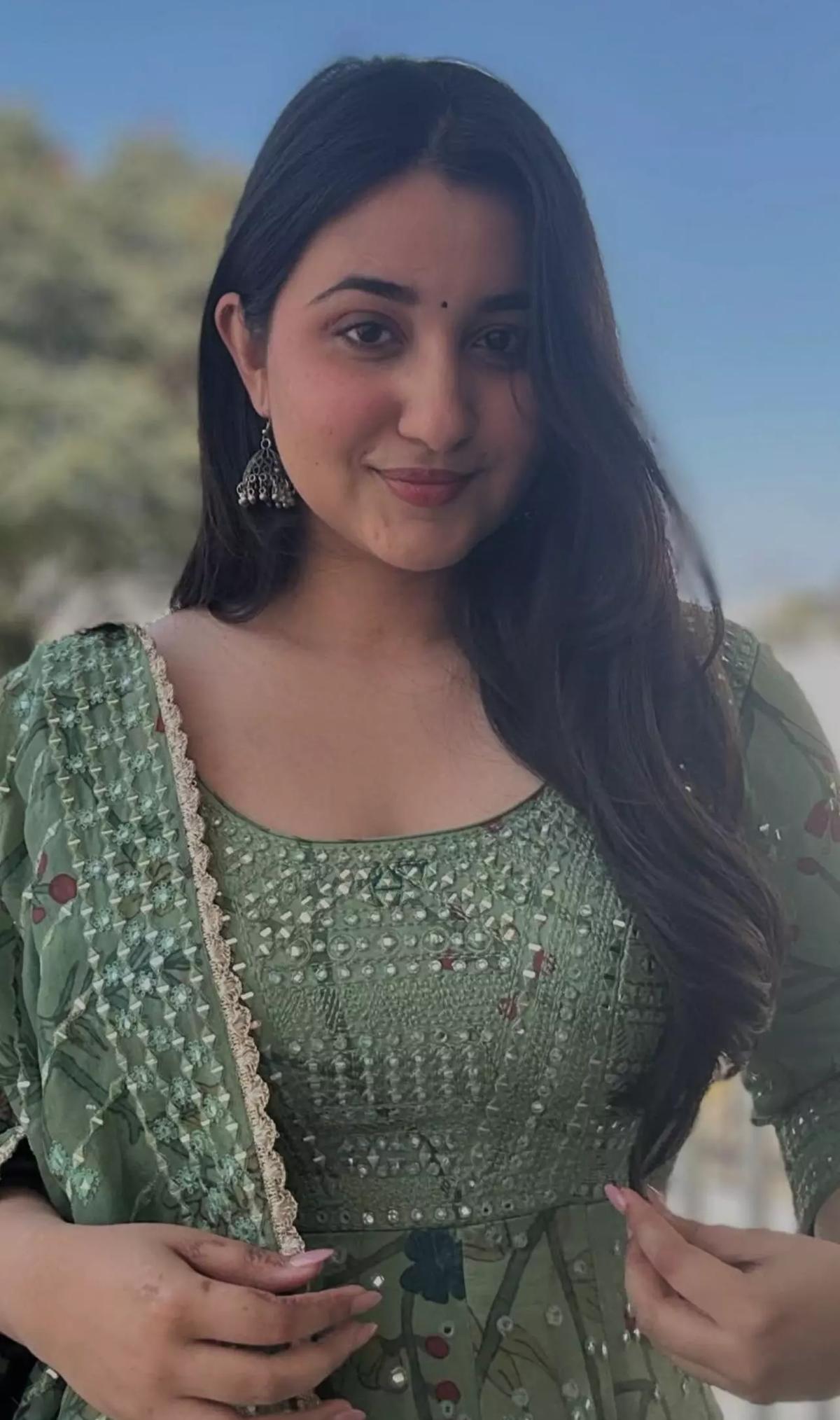Revathi thumbnail