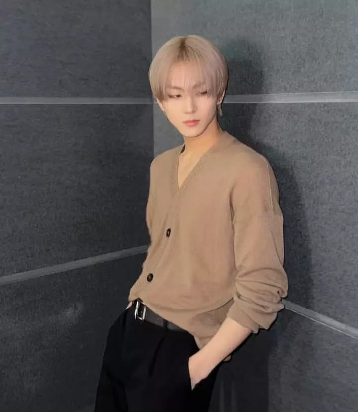 Jungwon  thumbnail