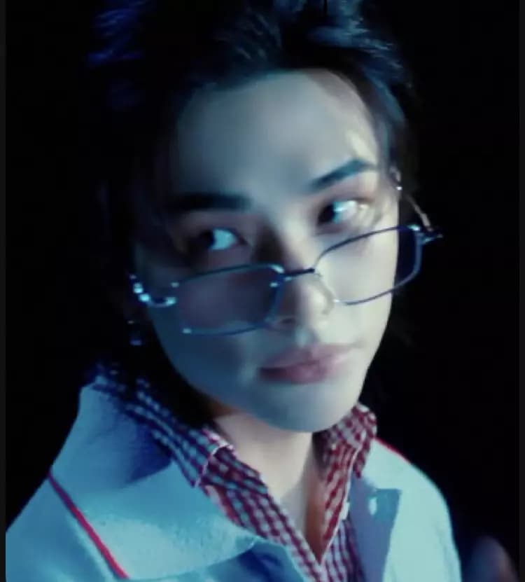 Hwang Hyunjin thumbnail