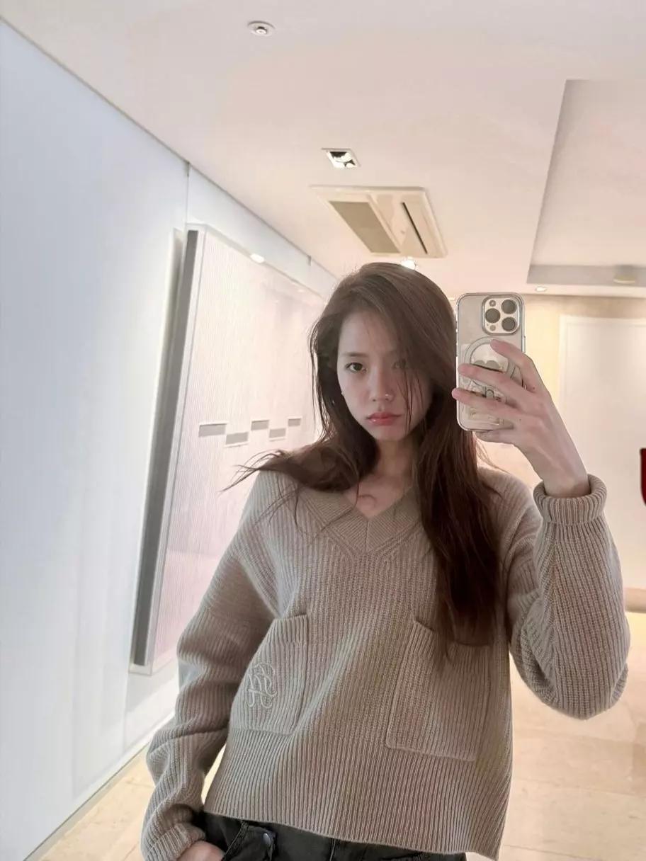 Kim Jisoo thumbnail