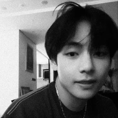 Kim Taehyung  thumbnail