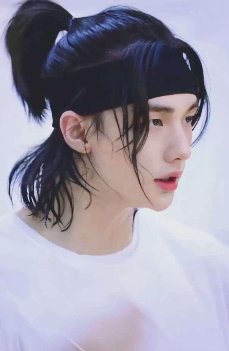Hyunjin thumbnail