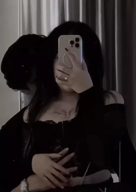 Roxane  thumbnail