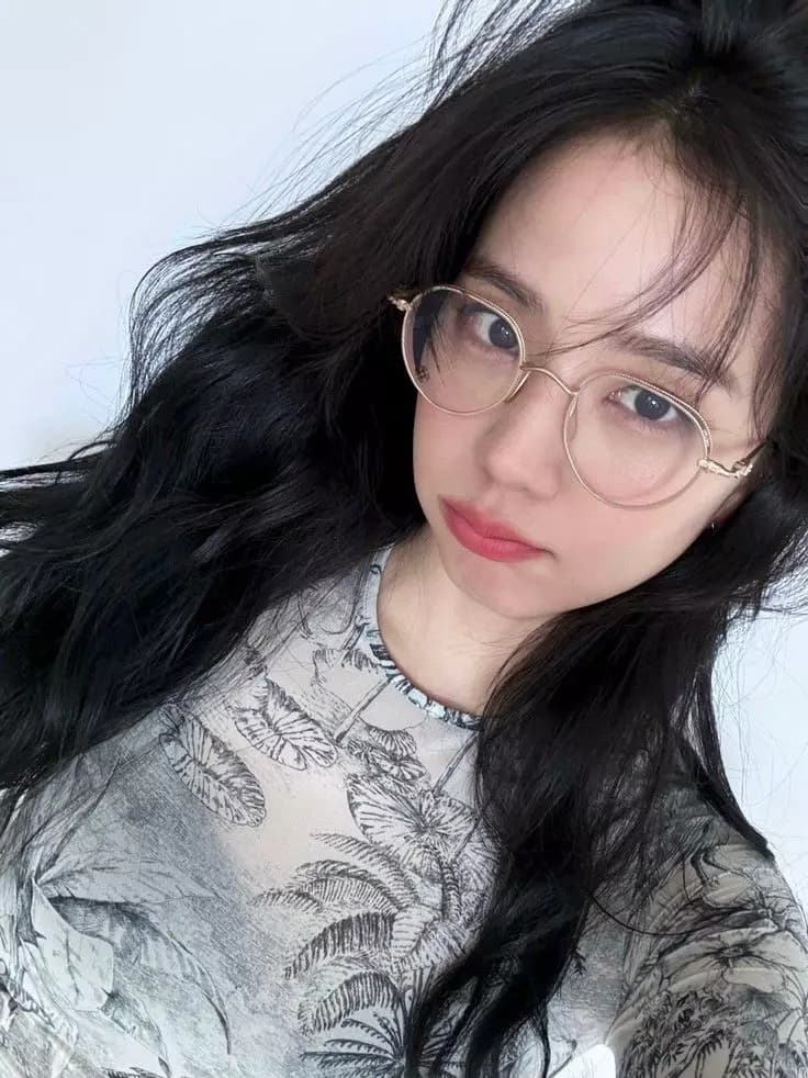 Jisoo thumbnail