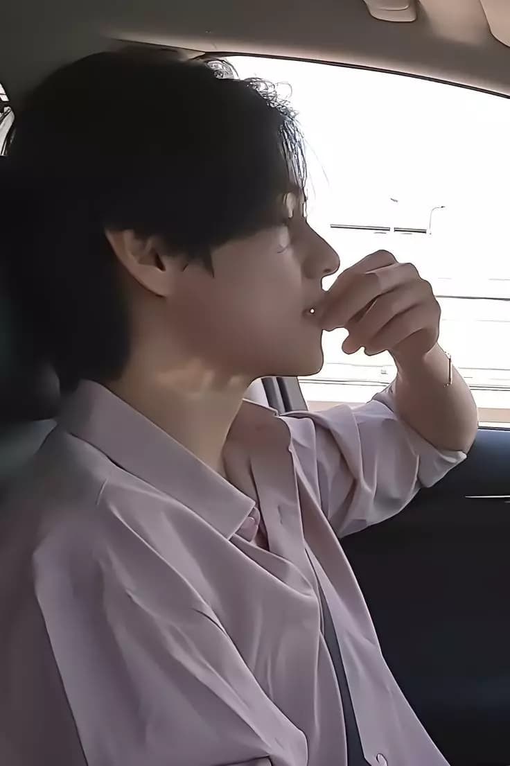 Kim Taehyung thumbnail