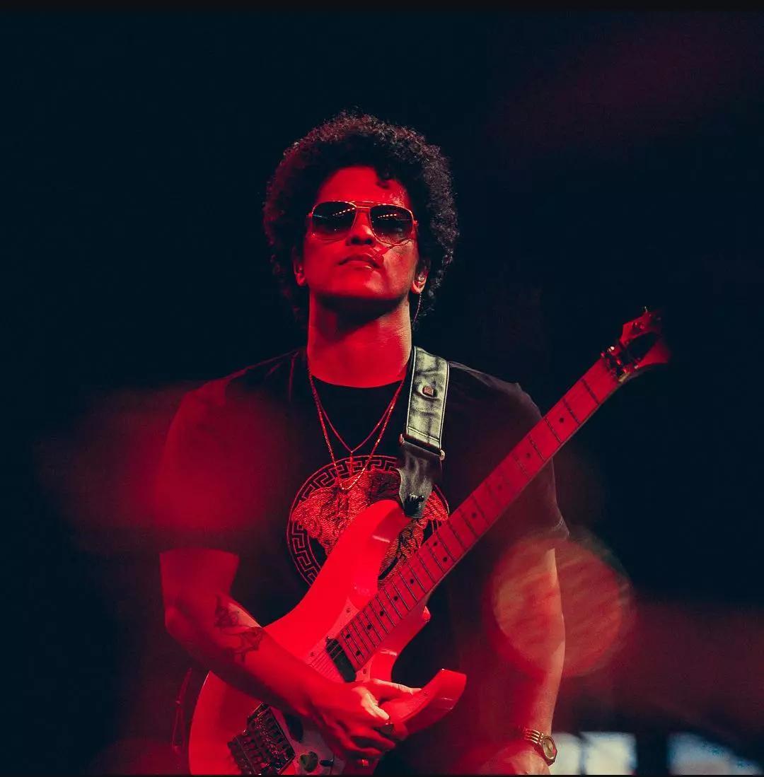 Bruno Mars thumbnail