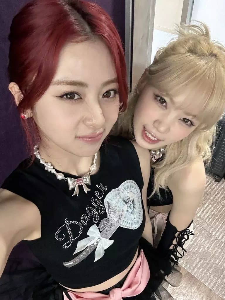 Chaewon y Yunjin thumbnail
