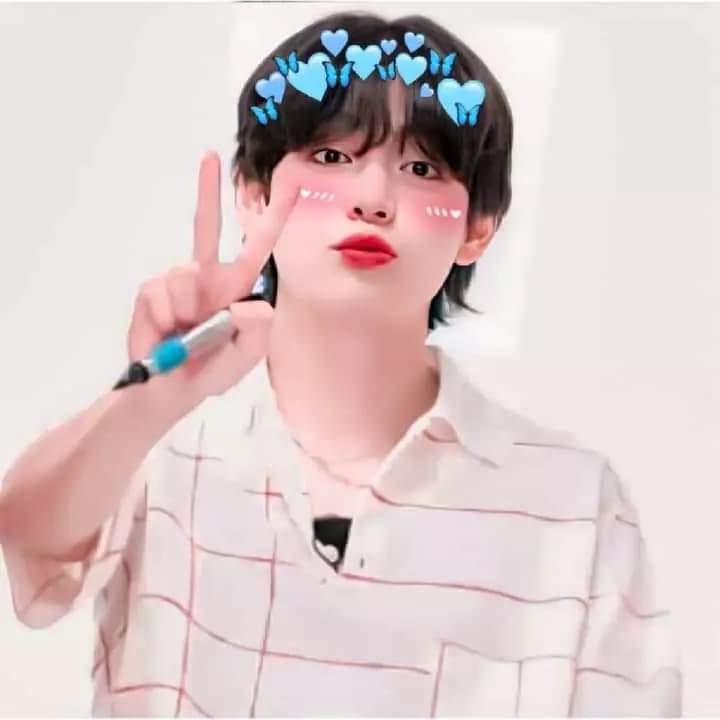 Kim Taehyung 💞✨ thumbnail