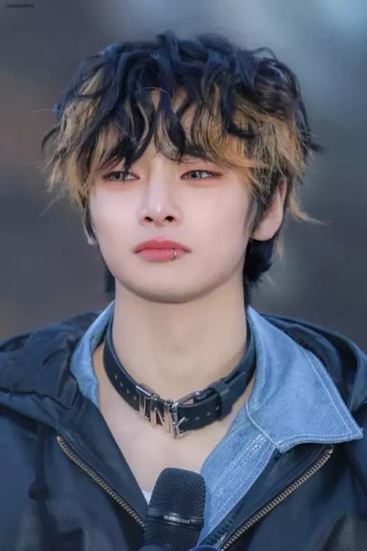Jeongin thumbnail