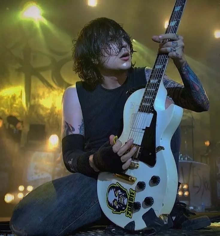 Frank iero thumbnail