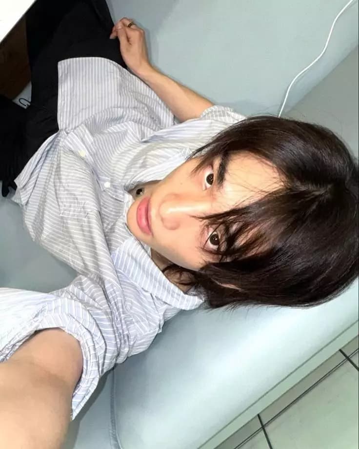 Hwang Hyunjin thumbnail