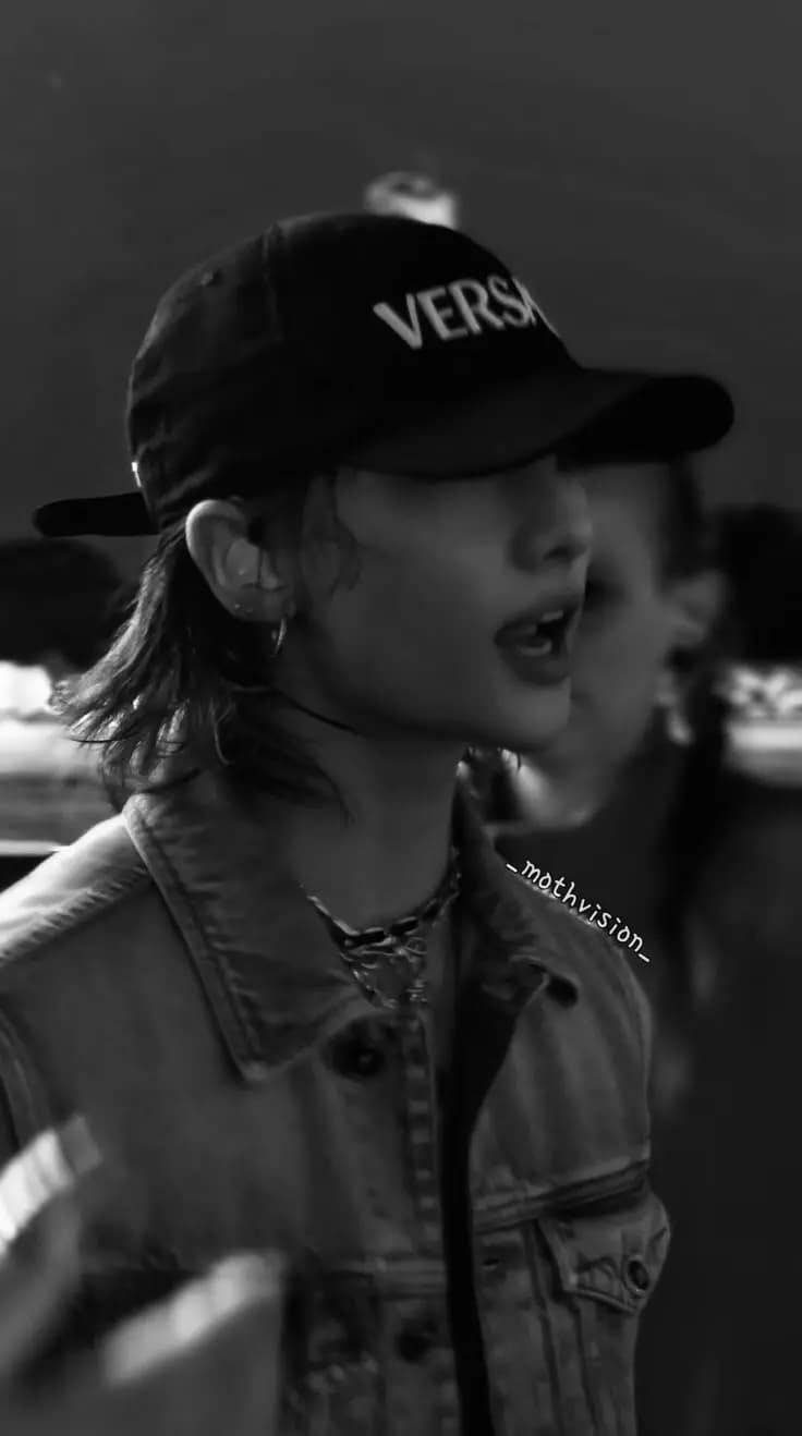 Hwang Hyunjin thumbnail