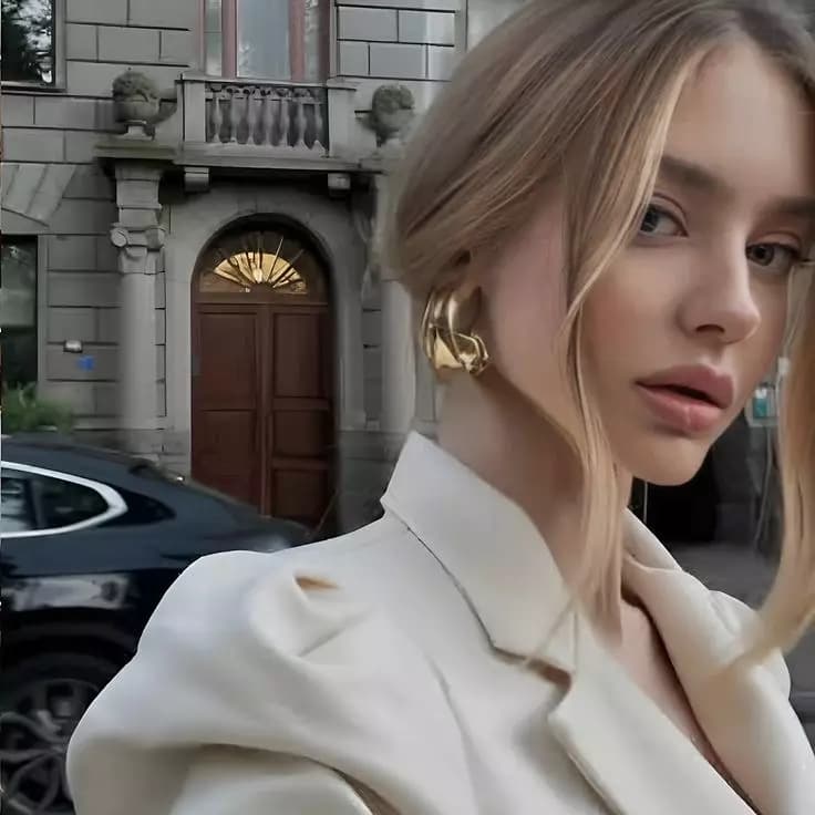 Sloane Kensington  thumbnail