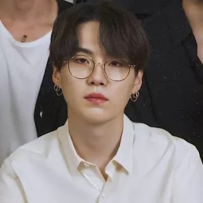 Min Yoongi (Suga) thumbnail